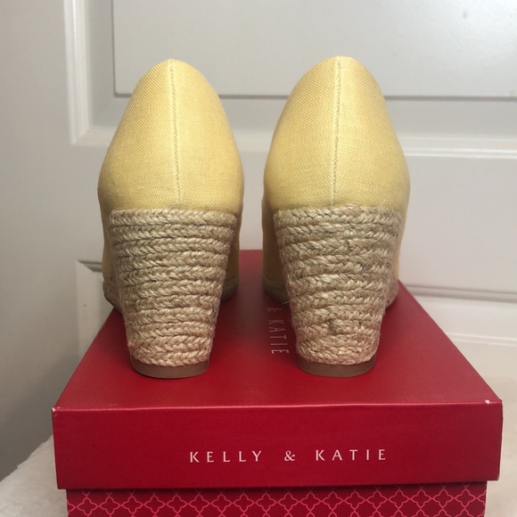 New! Kelly & Katie Kaydena Yellow Wedge - Picture 3 of 12
